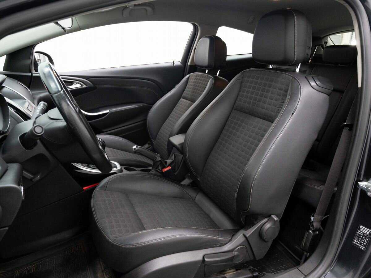 Opel Astra 2013 года с пробегом. Фото: #8