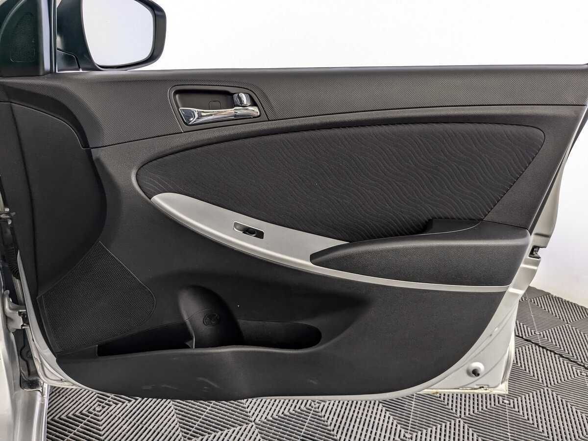 Hyundai Solaris 2012 года с пробегом. Фото: #20