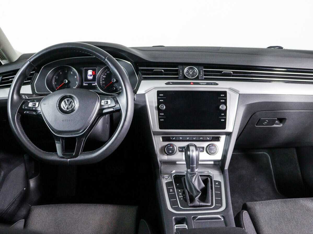 Volkswagen Passat 2019 года с пробегом. Фото: #9