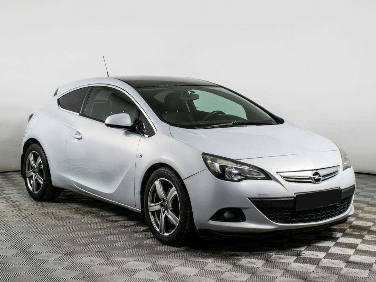 Opel Astra 2012 года с пробегом. Фото: #2