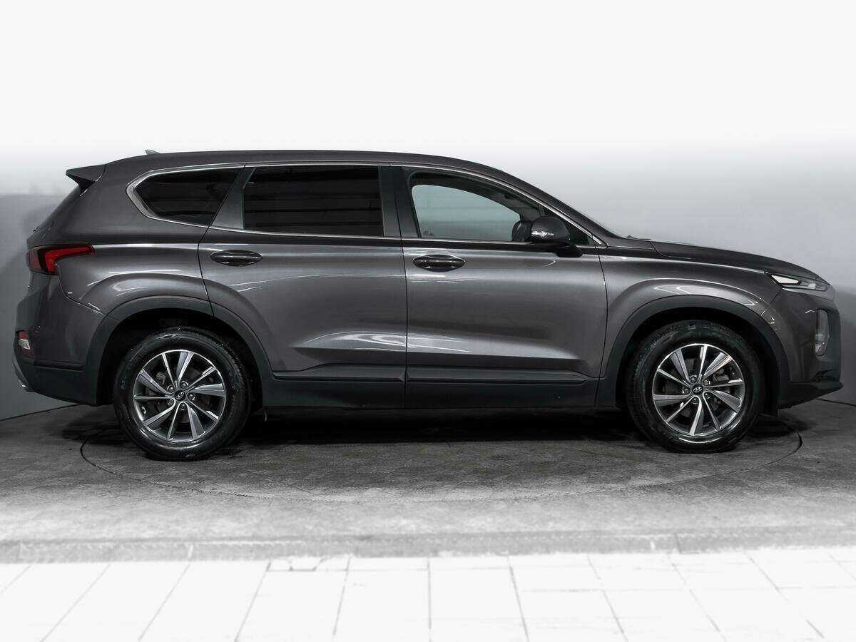 Hyundai Santa Fe 2018 года с пробегом. Фото: #3
