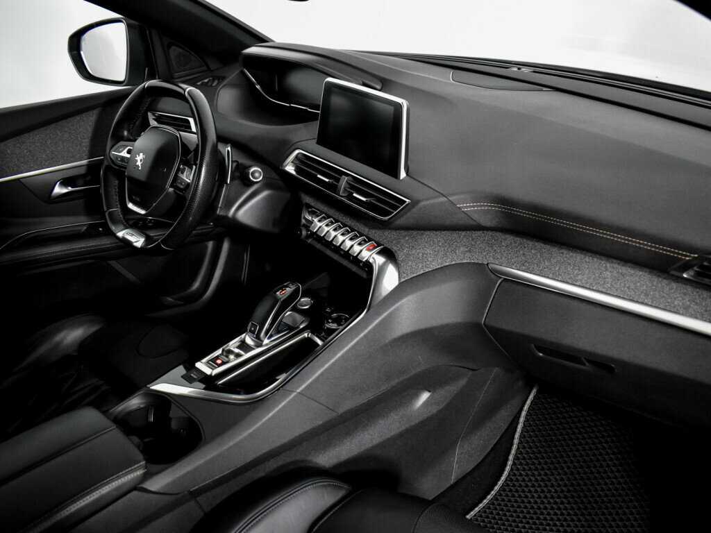 Peugeot 3008 2018 года с пробегом. Фото: #9