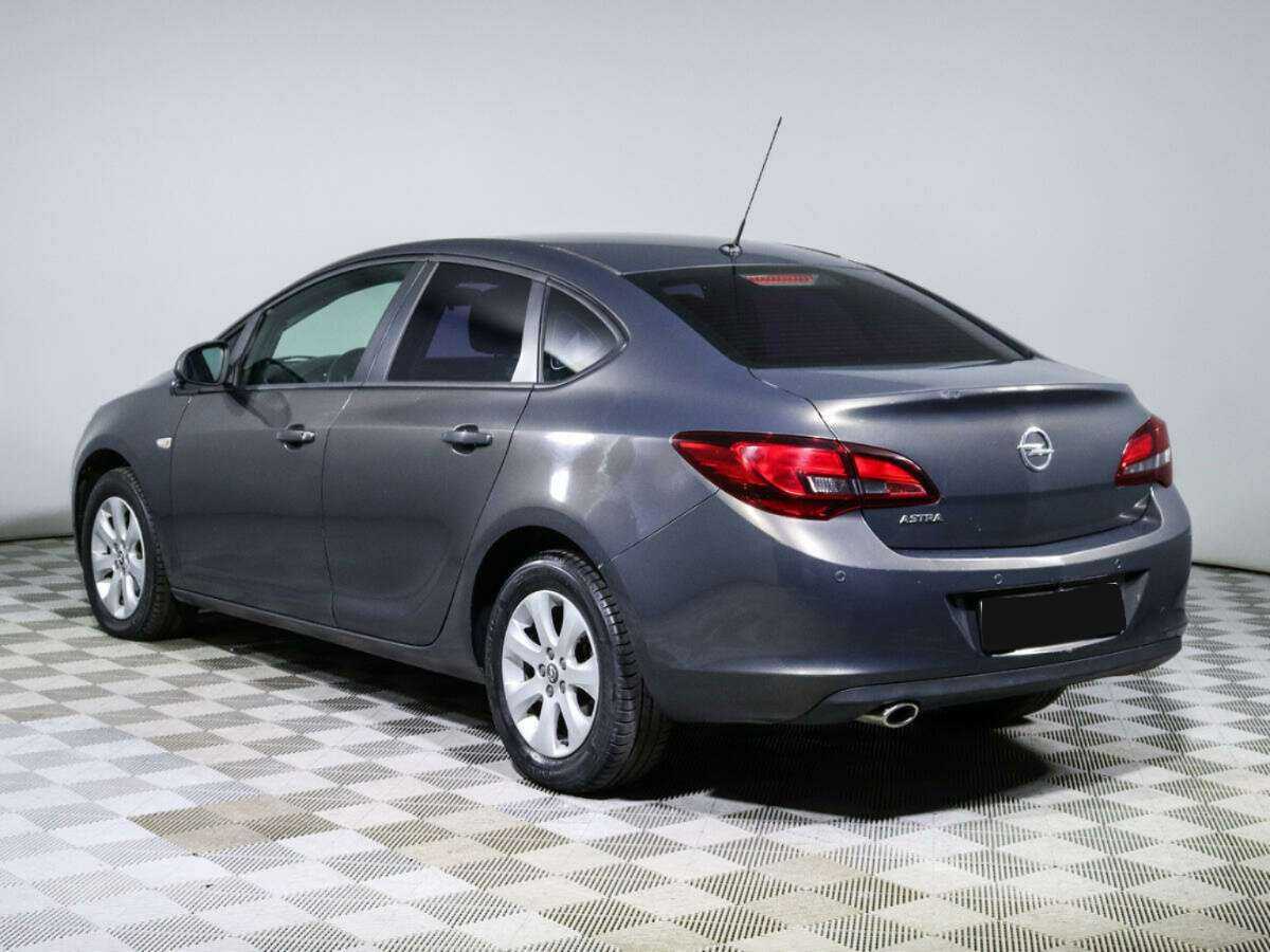 Opel Astra 2014 года с пробегом. Фото: #5