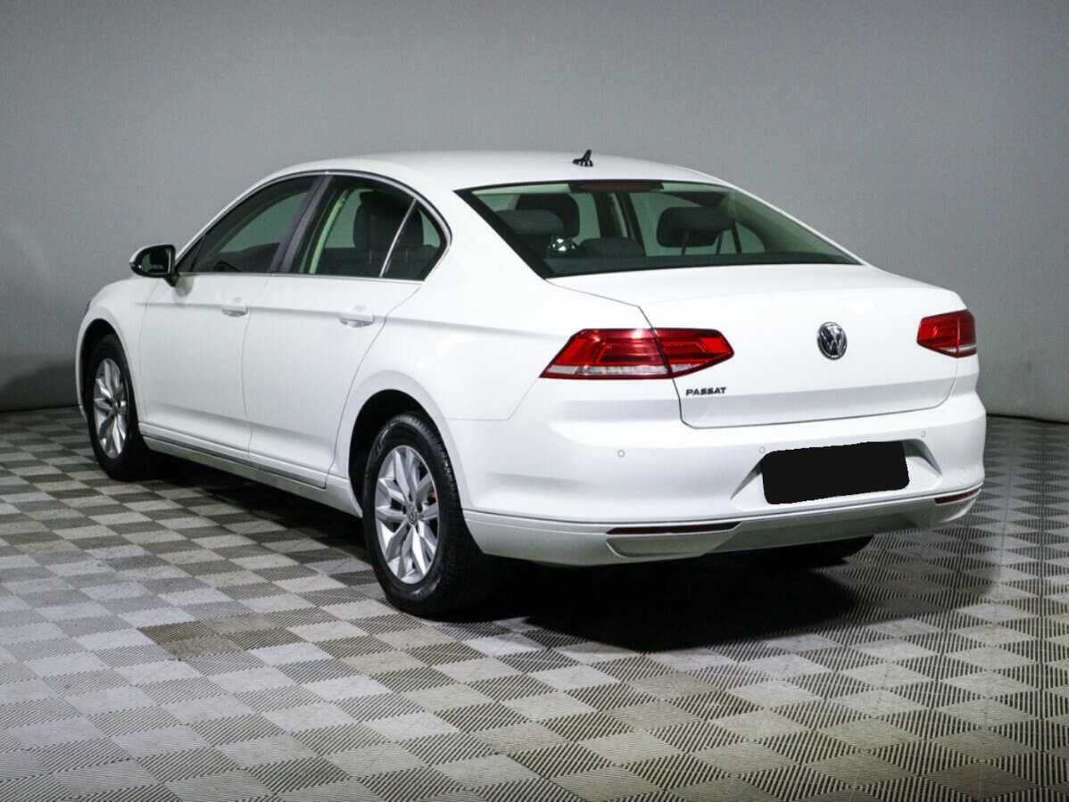 Volkswagen Passat 2019 года с пробегом. Фото: #5