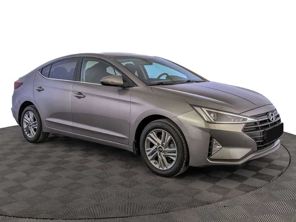 Hyundai Elantra 2019 года с пробегом. Фото: #2