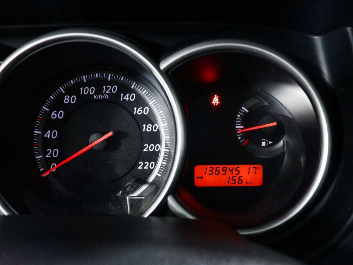 Nissan Tiida 2013 года с пробегом. Фото: #8