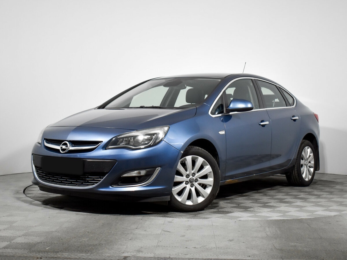 Opel Astra 2013 года с пробегом. Посмотреть фото