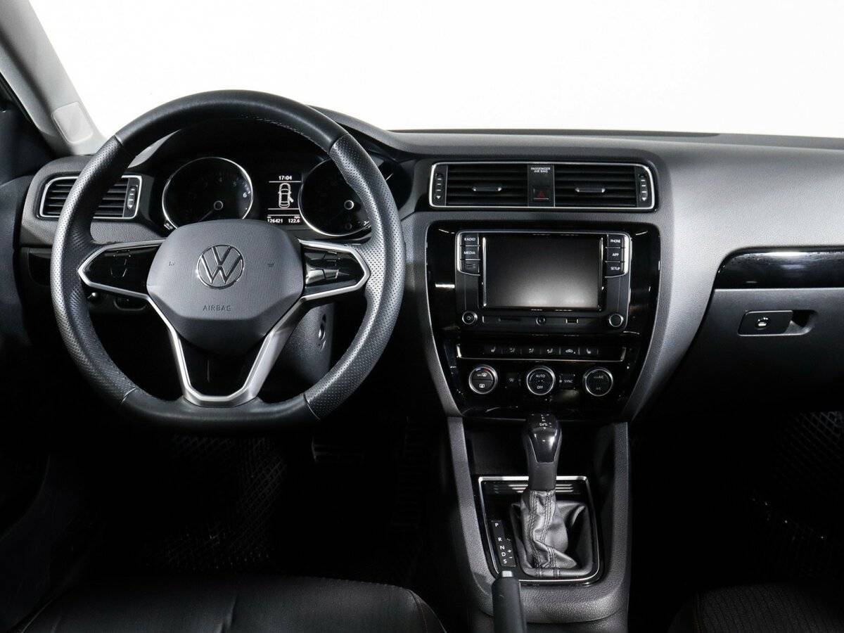 Volkswagen Jetta 2018 года с пробегом. Фото: #11