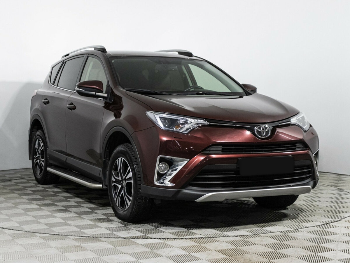 Toyota RAV4 2016 года с пробегом. Фото: #2