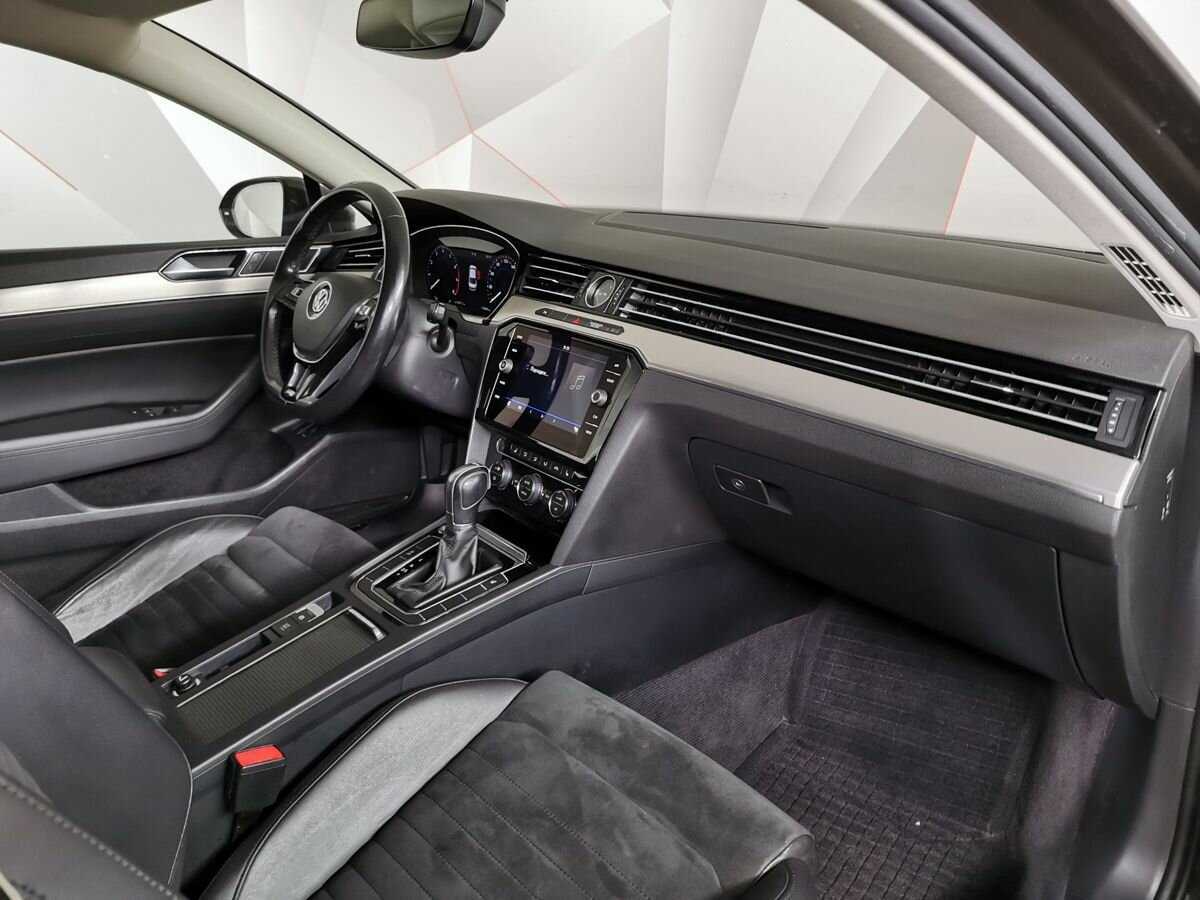 Volkswagen Passat 2018 года с пробегом. Фото: #8
