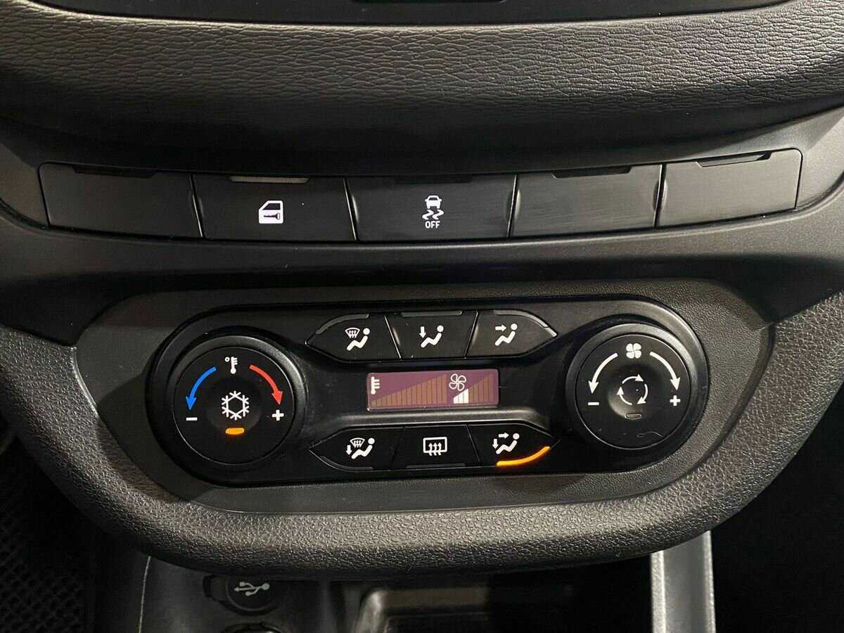 Lada (ВАЗ) Vesta 2016 года с пробегом. Фото: #13