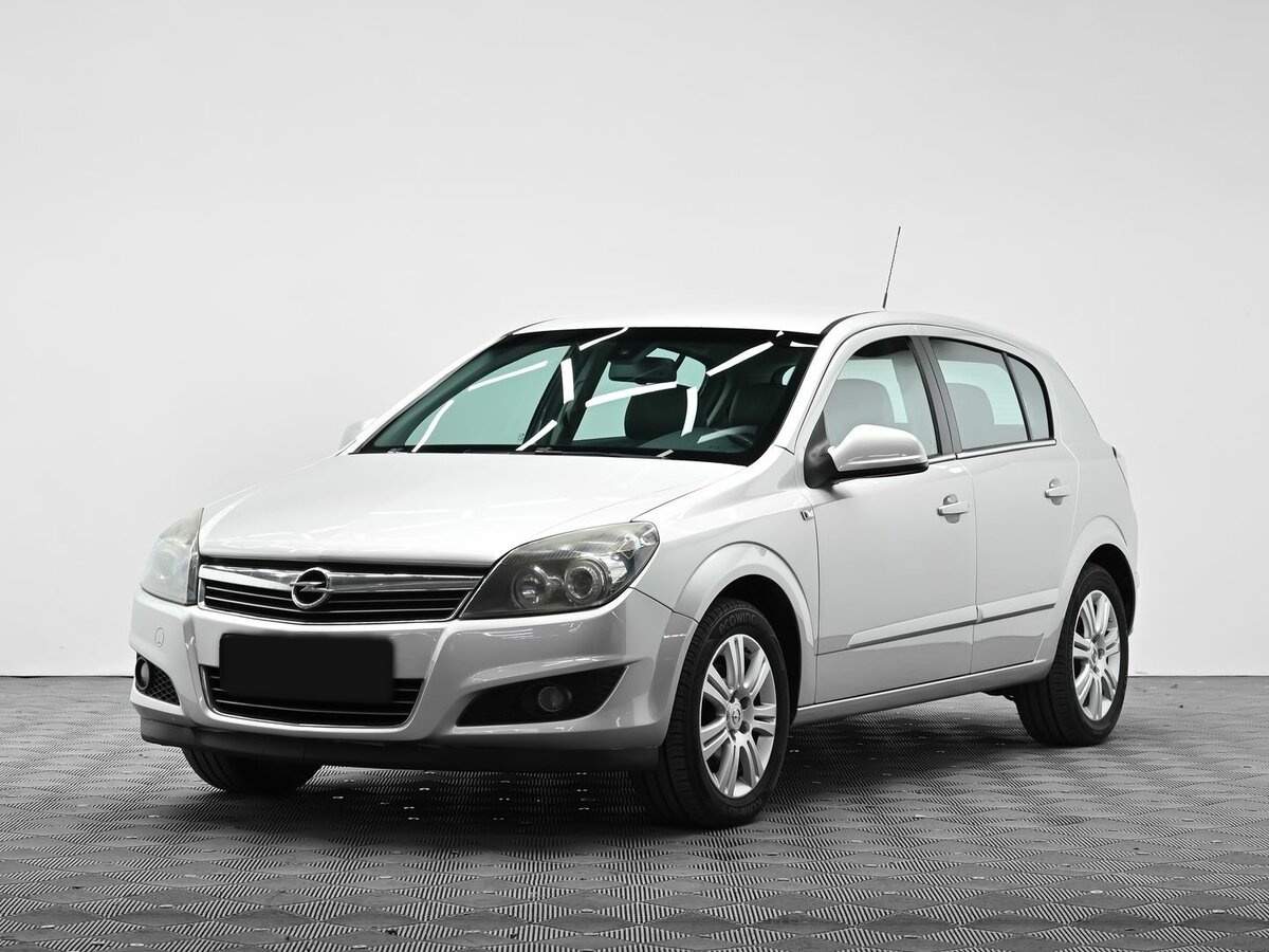 Opel Astra 2012 года с пробегом. Посмотреть фото