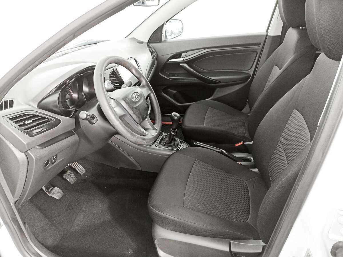 Lada (ВАЗ) Vesta 2019 года с пробегом. Фото: #11