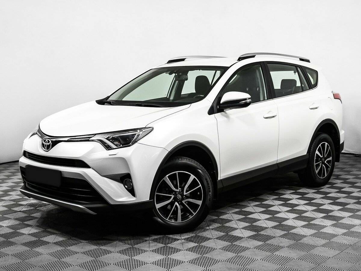 Toyota RAV4 2017 года с пробегом. Посмотреть фото