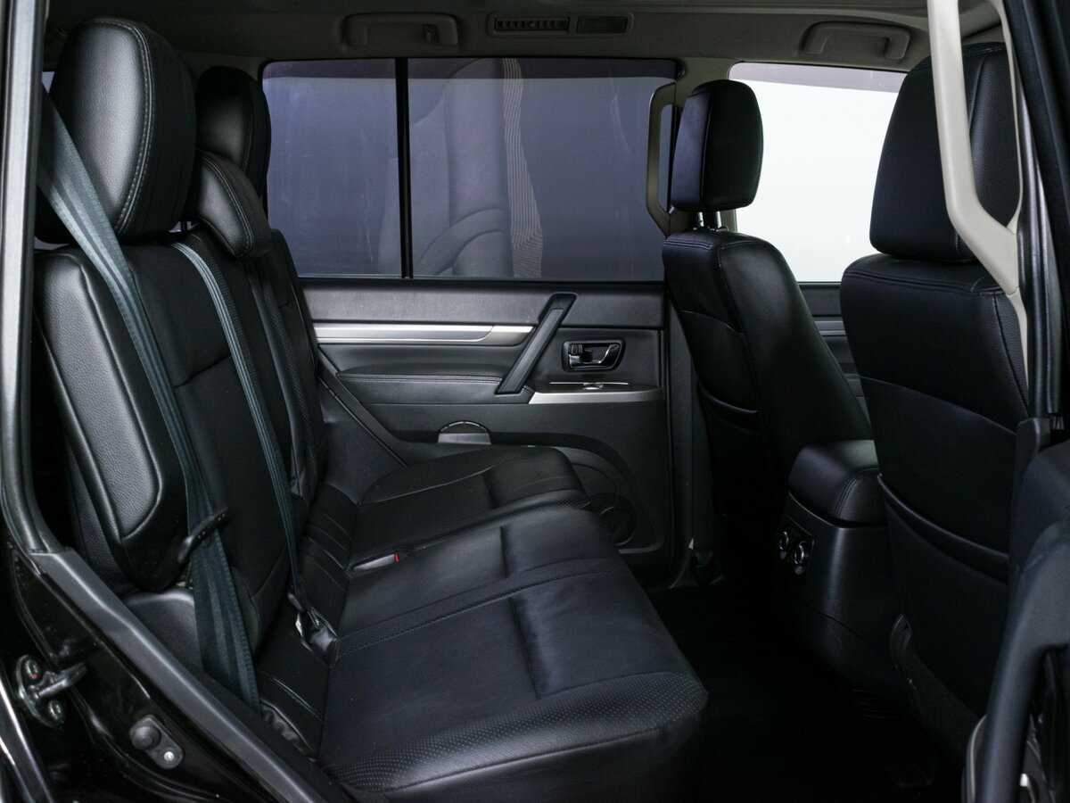 Mitsubishi Pajero 2013 года с пробегом. Фото: #8