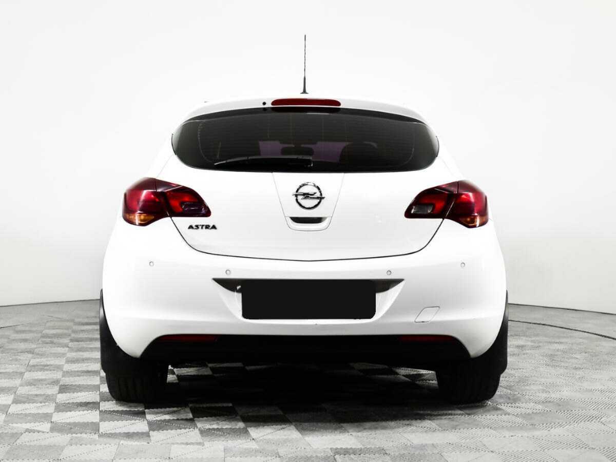 Opel Astra 2012 года с пробегом. Фото: #4