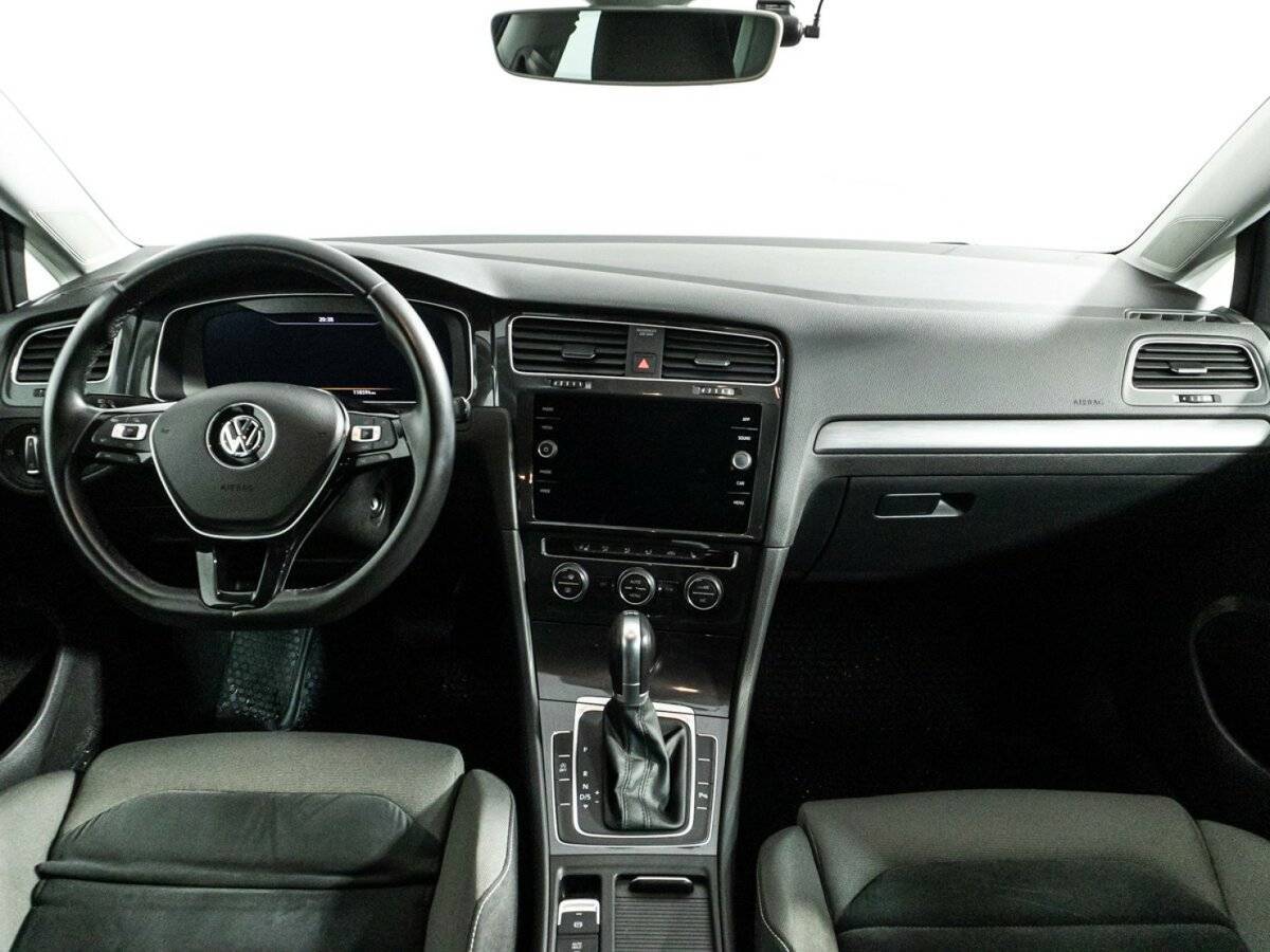 Volkswagen Golf 2018 года с пробегом. Фото: #12