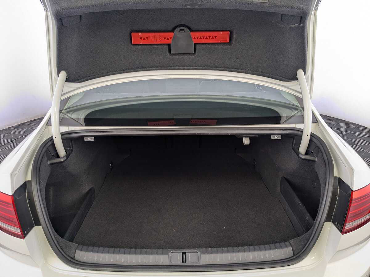 Volkswagen Passat 2019 года с пробегом. Фото: #9