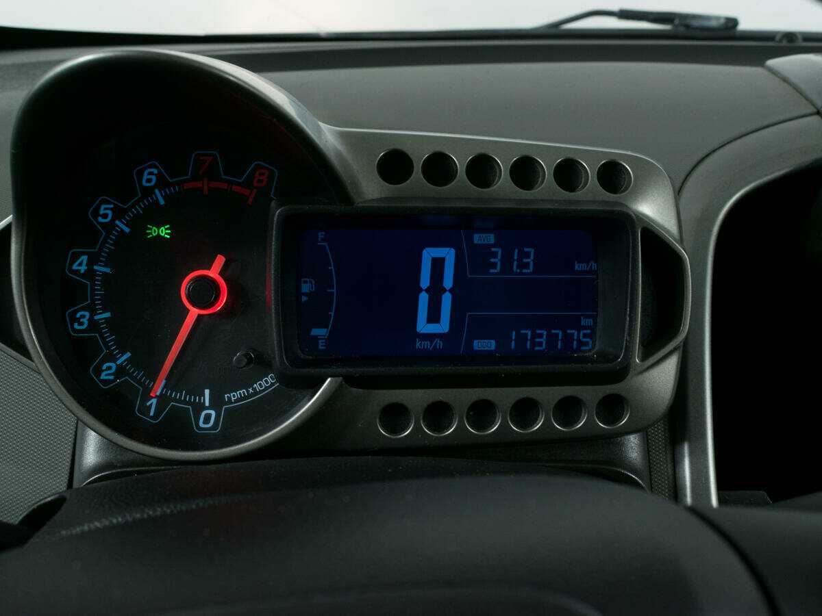 Chevrolet Aveo 2013 года с пробегом. Фото: #9