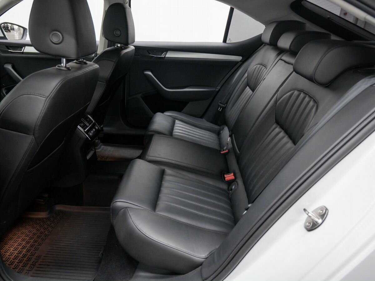 Skoda Superb 2018 года с пробегом. Фото: #12