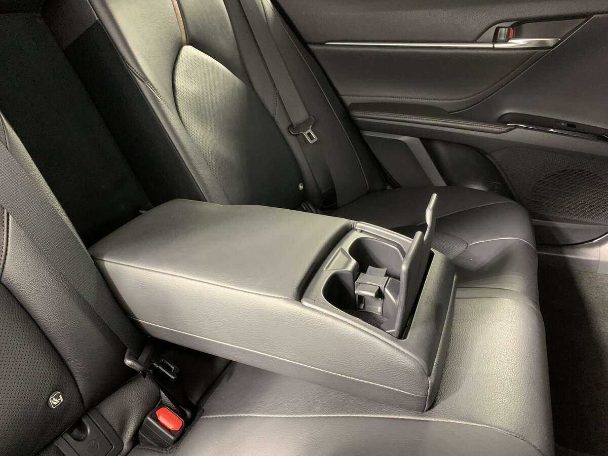 Toyota Camry 2020 года с пробегом. Фото: #16