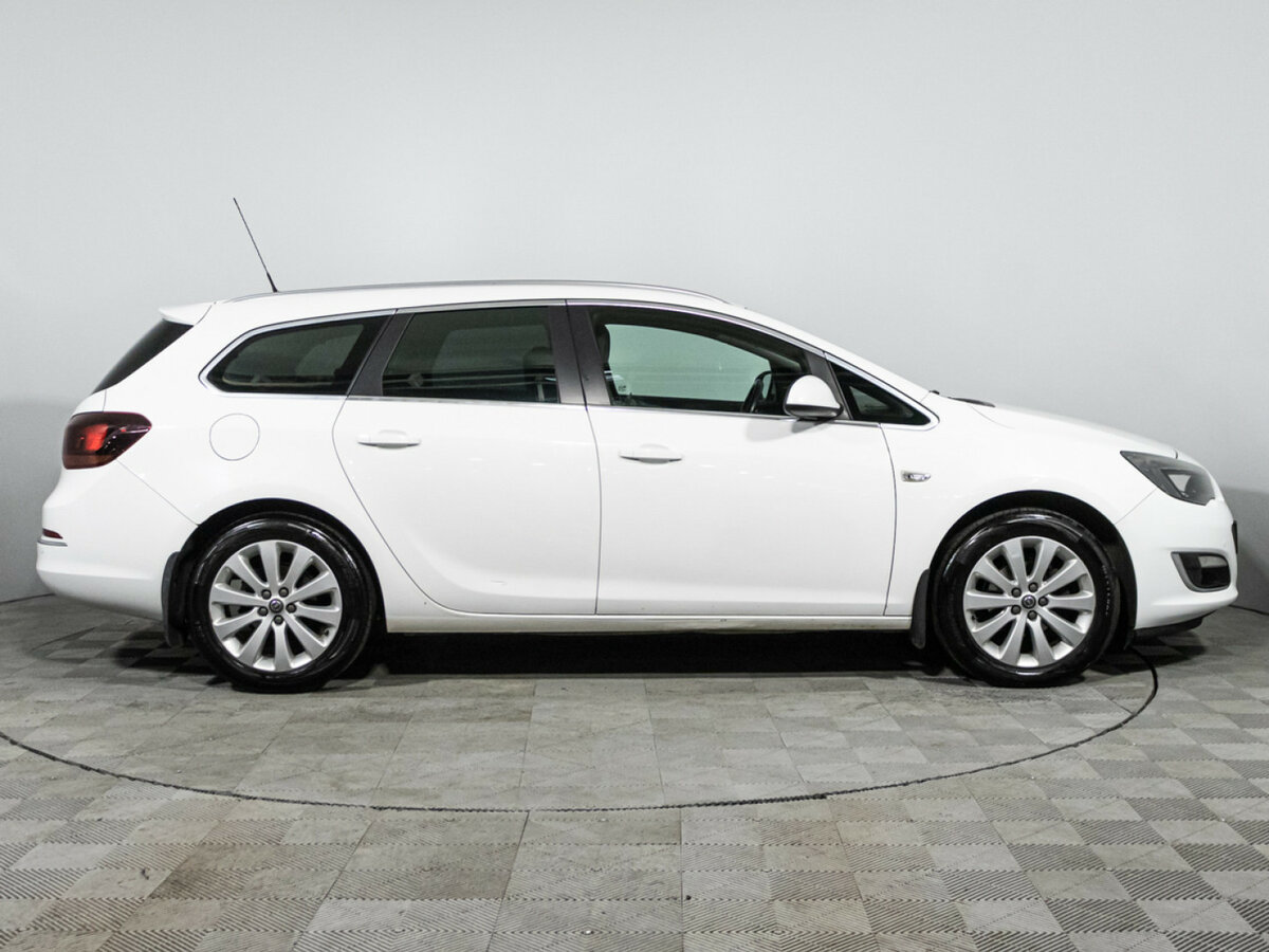 Opel Astra 2014 года с пробегом. Фото: #3