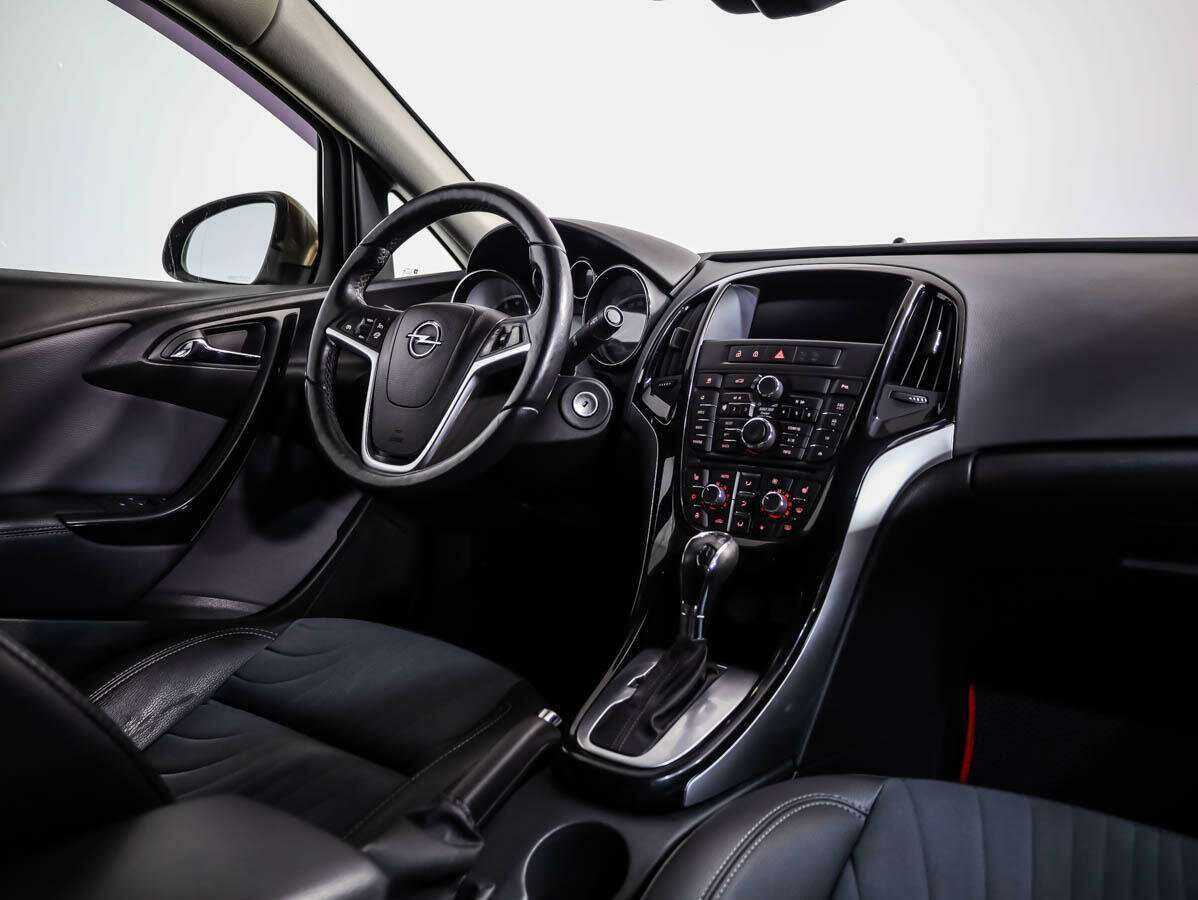 Opel Astra 2015 года с пробегом. Фото: #7