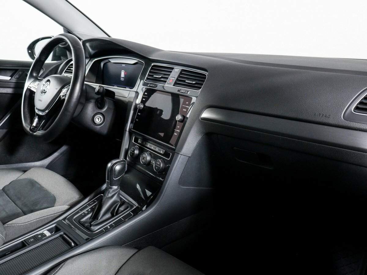 Volkswagen Golf 2018 года с пробегом. Фото: #8