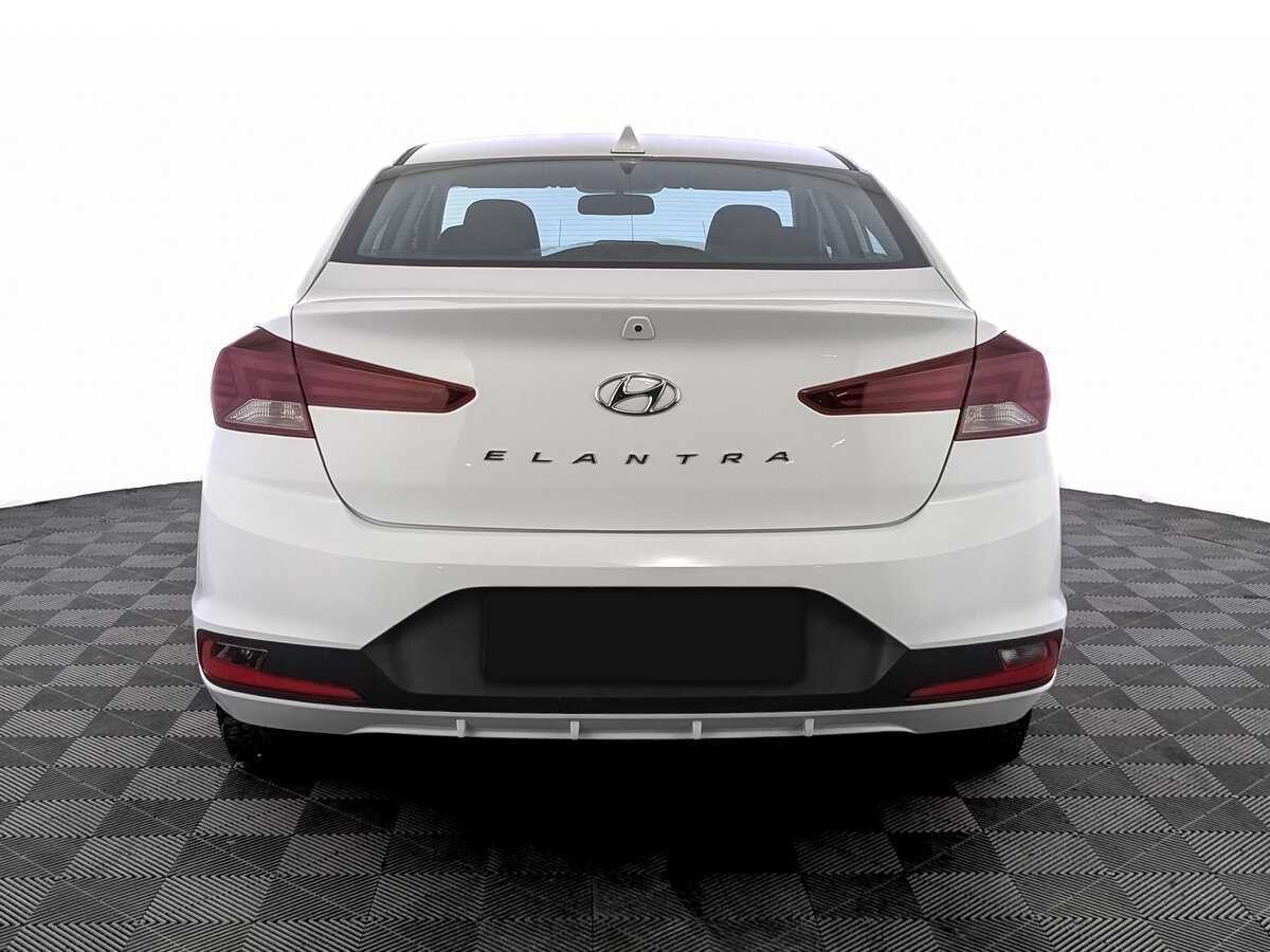 Hyundai Elantra 2019 года с пробегом. Фото: #5
