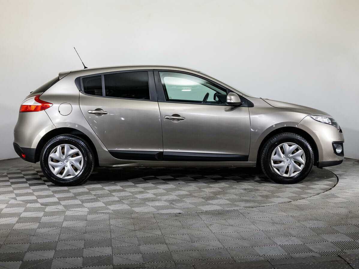 Renault Megane 2012 года с пробегом. Фото: #3