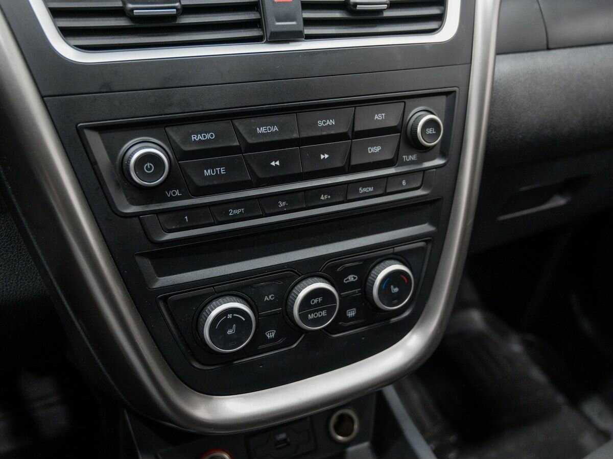 FAW Besturn X80 2018 года с пробегом. Фото: #17