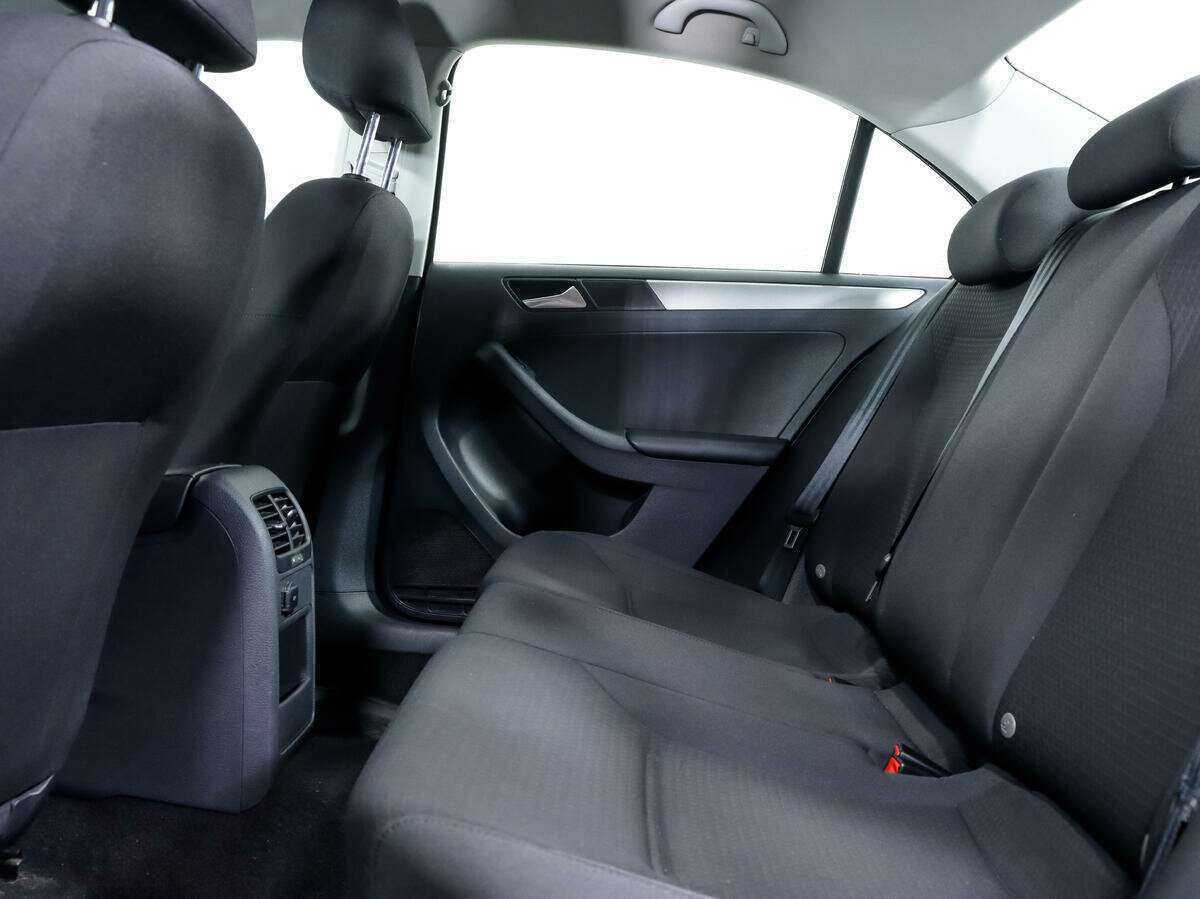 Volkswagen Jetta 2015 года с пробегом. Фото: #10
