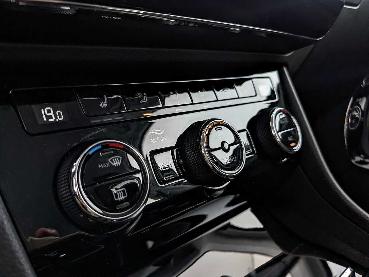 Skoda Superb 2019 года с пробегом. Фото: #20