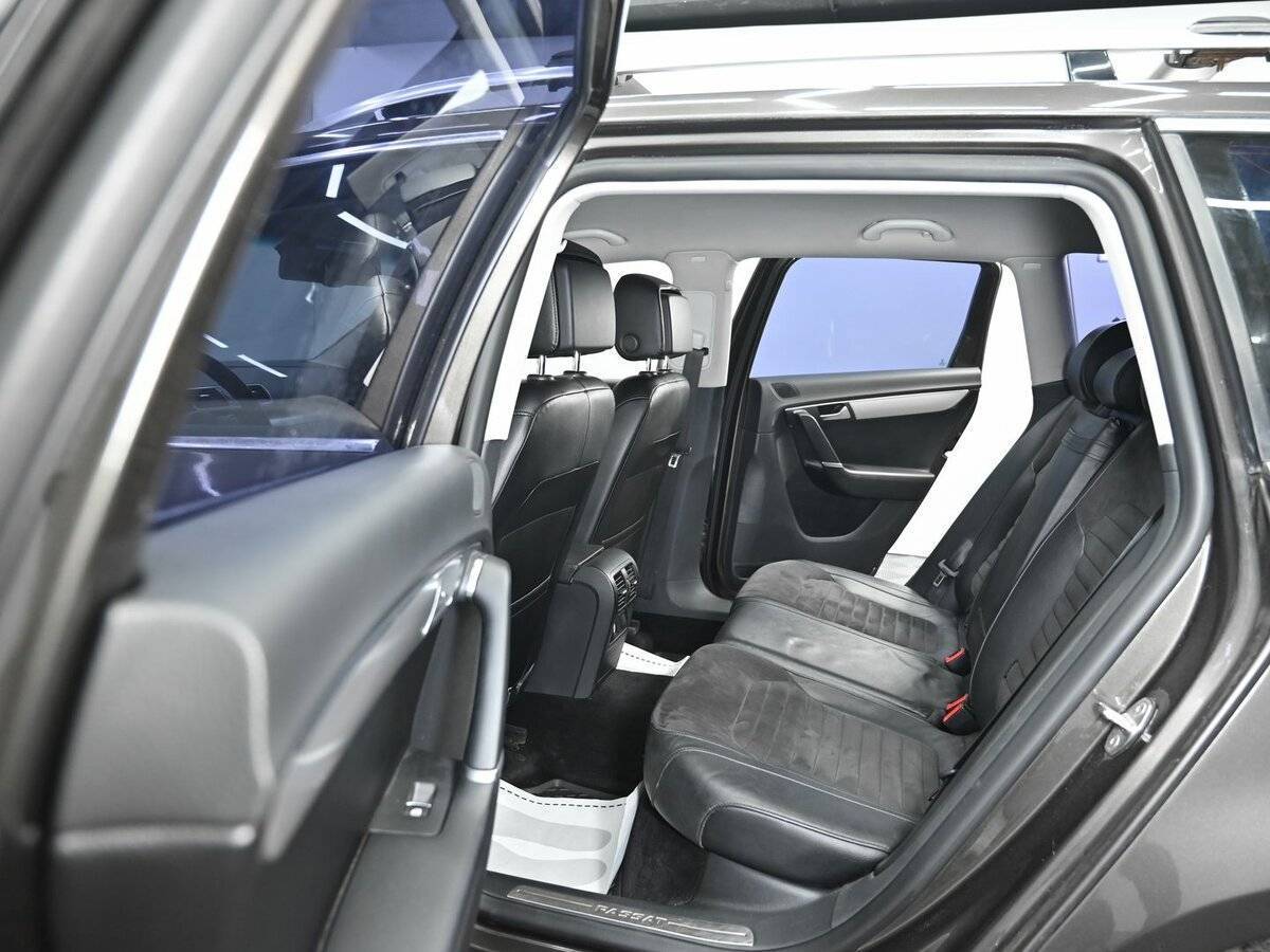 Volkswagen Passat 2012 года с пробегом. Фото: #13
