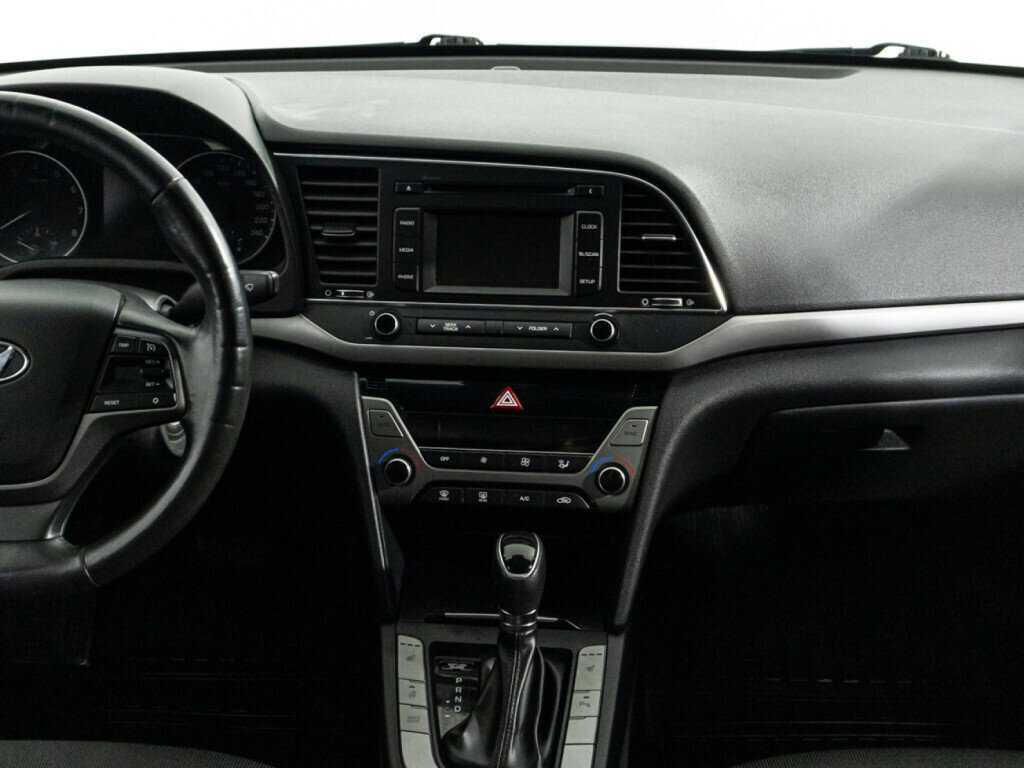 Hyundai Elantra 2018 года с пробегом. Фото: #13