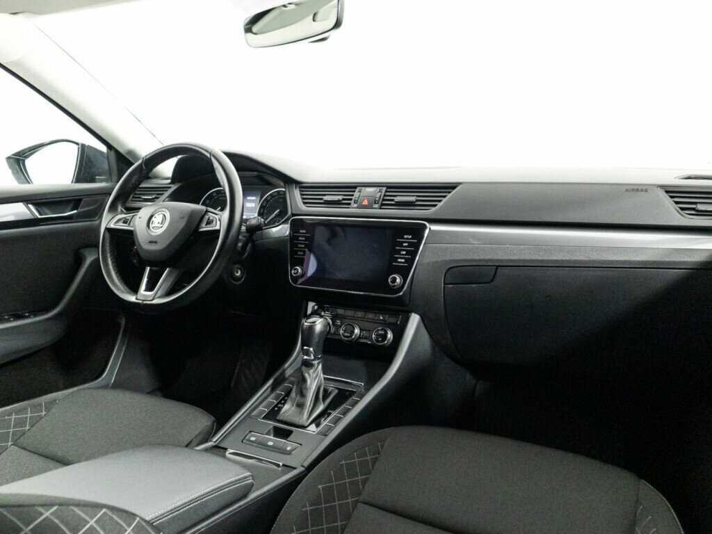 Skoda Superb 2018 года с пробегом. Фото: #6