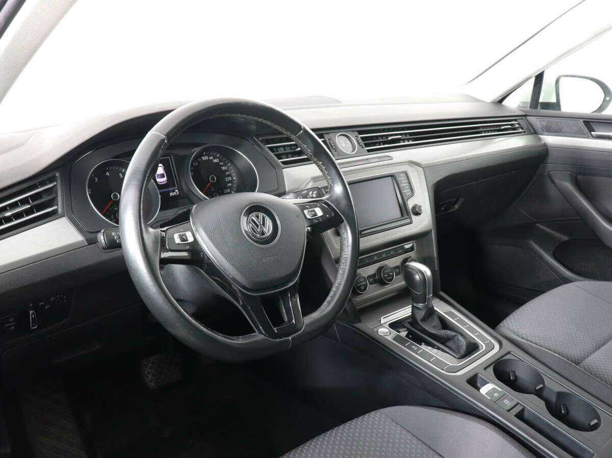 Volkswagen Passat 2016 года с пробегом. Фото: #8