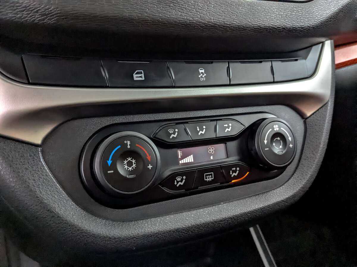 Lada (ВАЗ) Vesta 2021 года с пробегом. Фото: #14