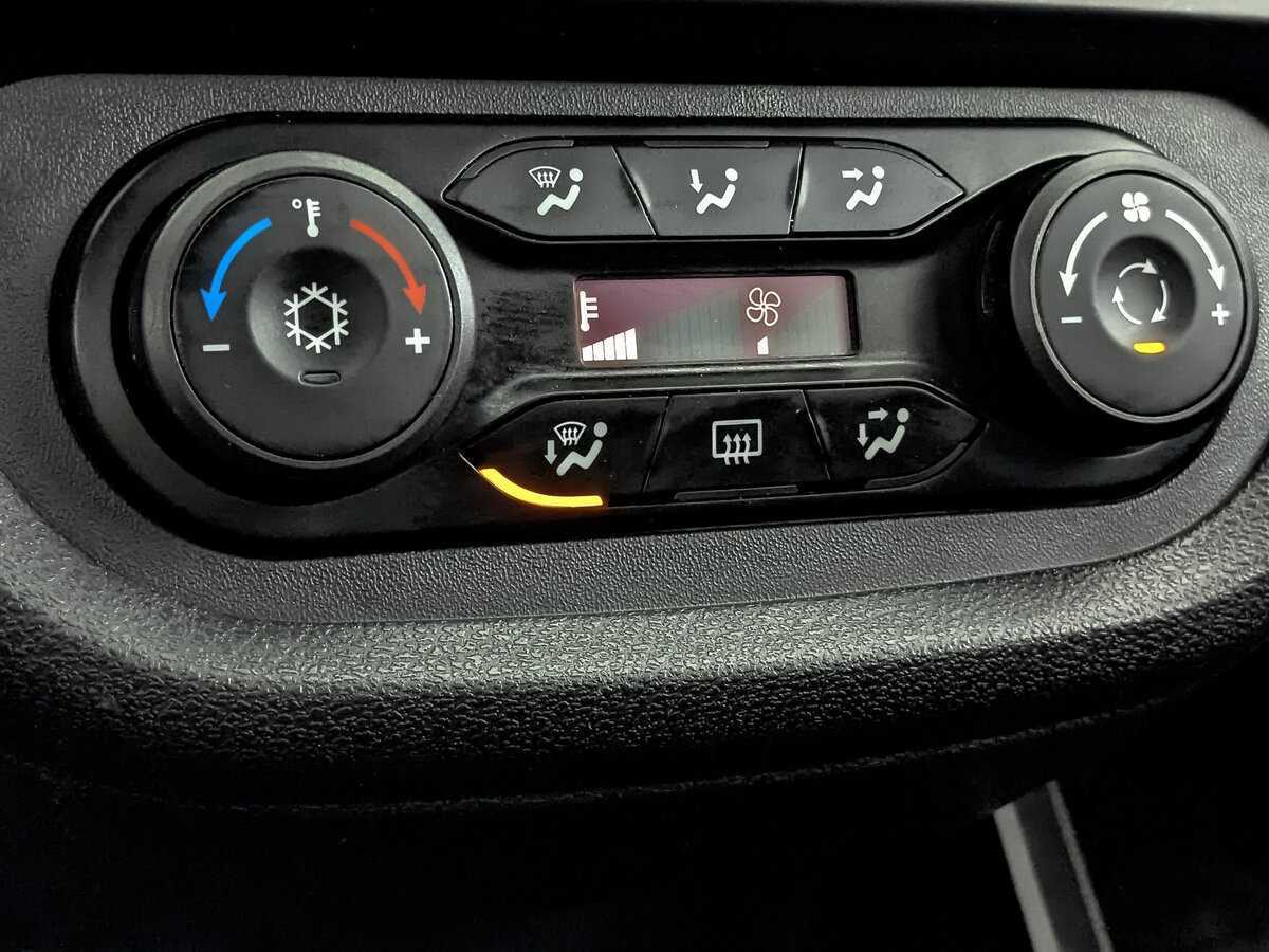 Lada (ВАЗ) Vesta 2021 года с пробегом. Фото: #16