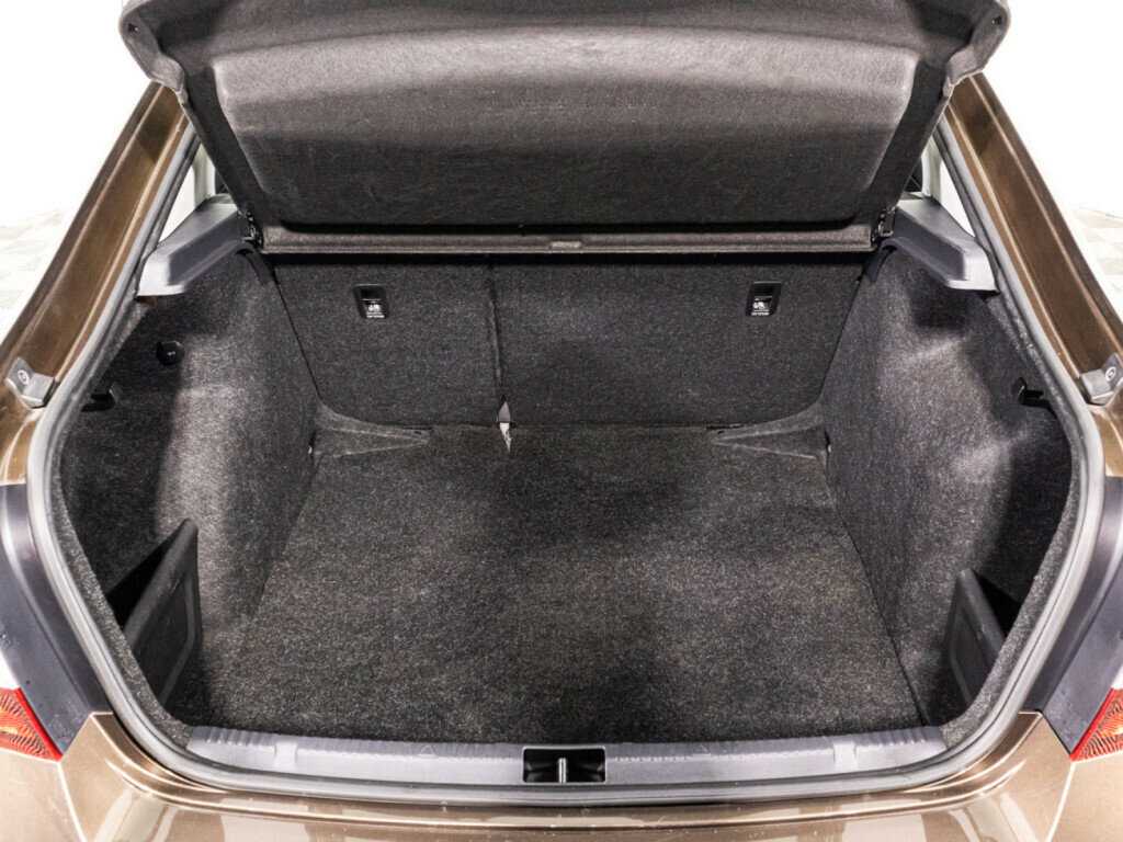 Skoda Rapid 2018 года с пробегом. Фото: #14