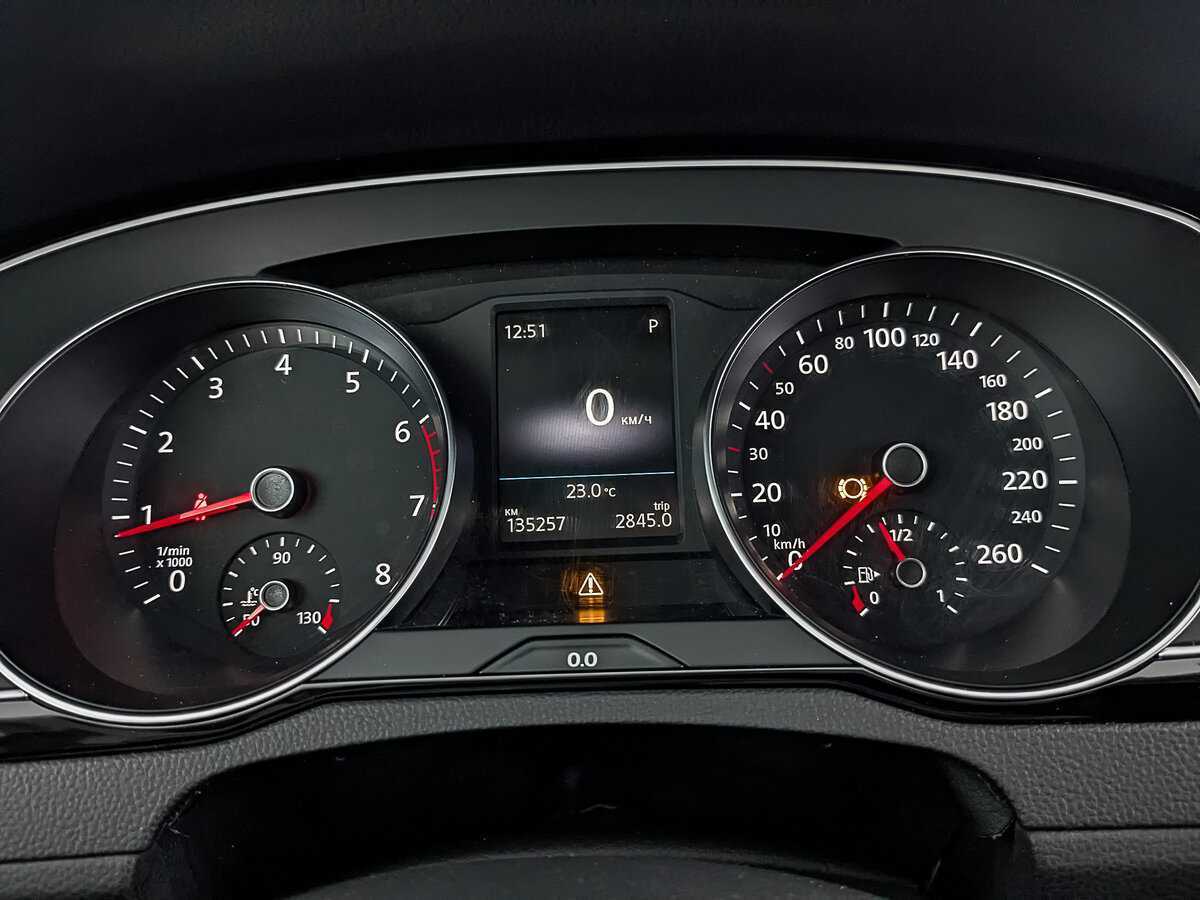 Volkswagen Passat 2016 года с пробегом. Фото: #12