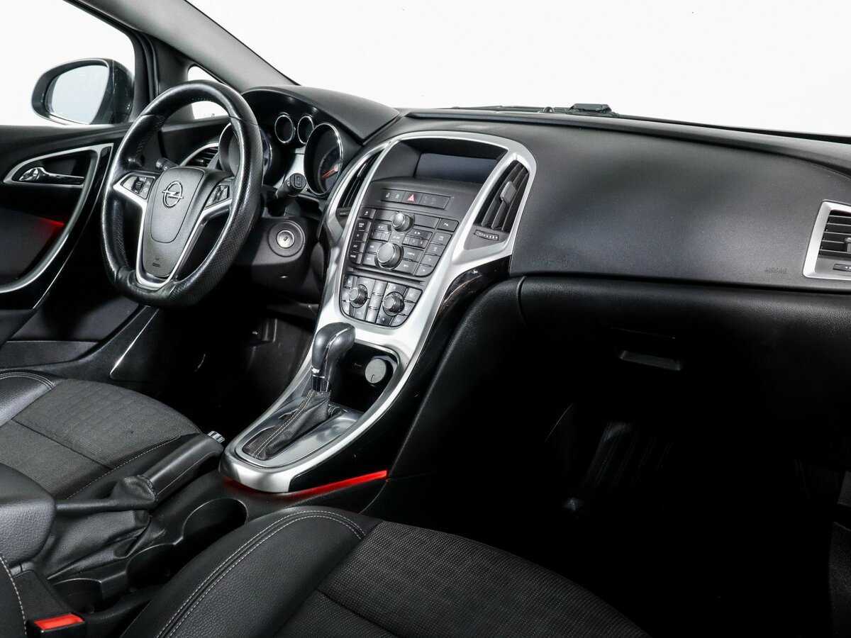 Opel Astra 2013 года с пробегом. Фото: #5