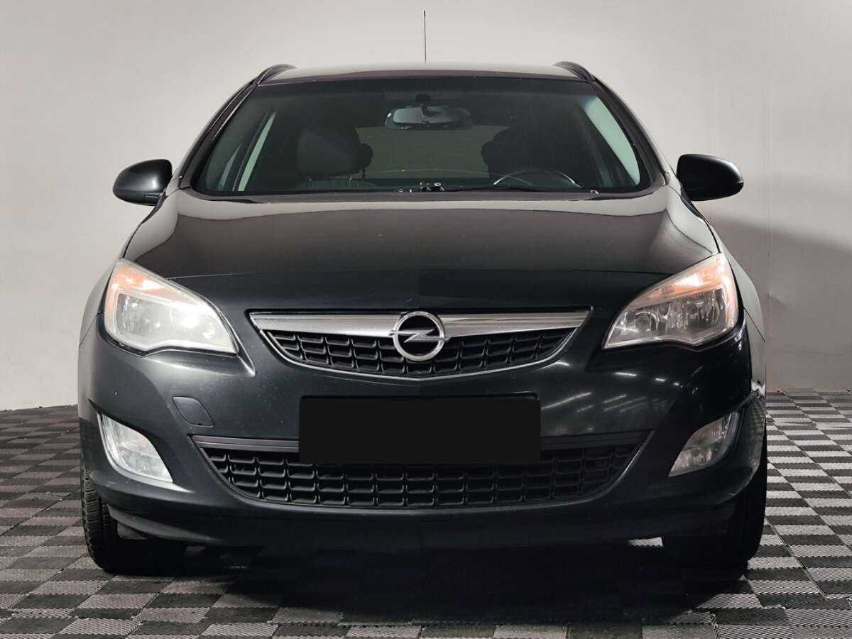 Opel Astra 2012 года с пробегом. Фото: #1