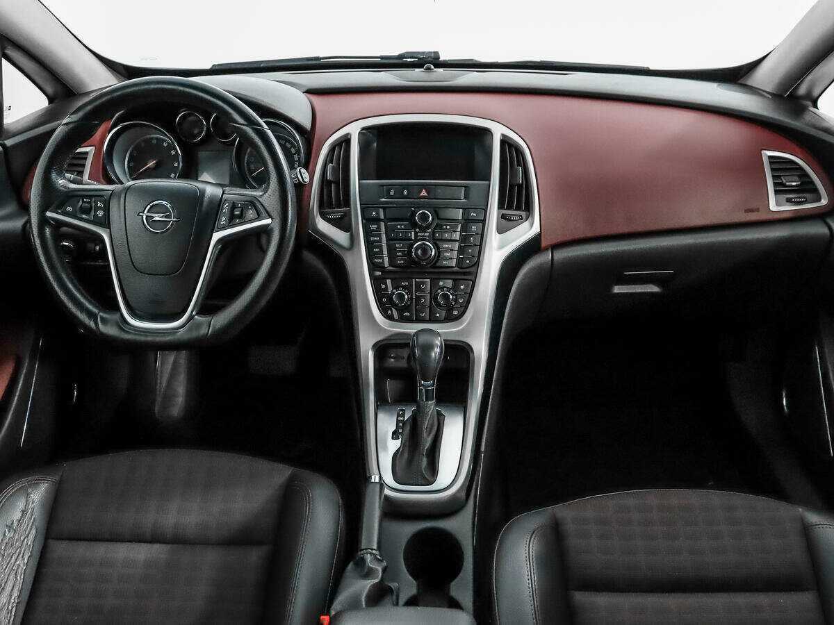 Opel Astra 2012 года с пробегом. Фото: #11