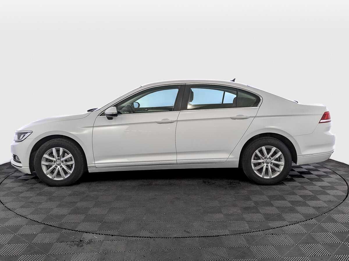 Volkswagen Passat 2019 года с пробегом. Фото: #7