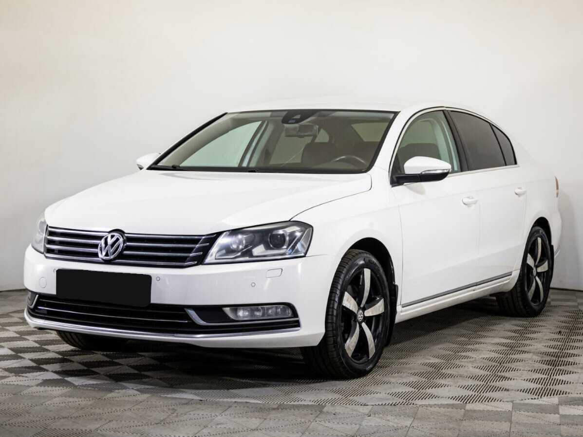 Volkswagen Passat 2013 года с пробегом. Посмотреть фото