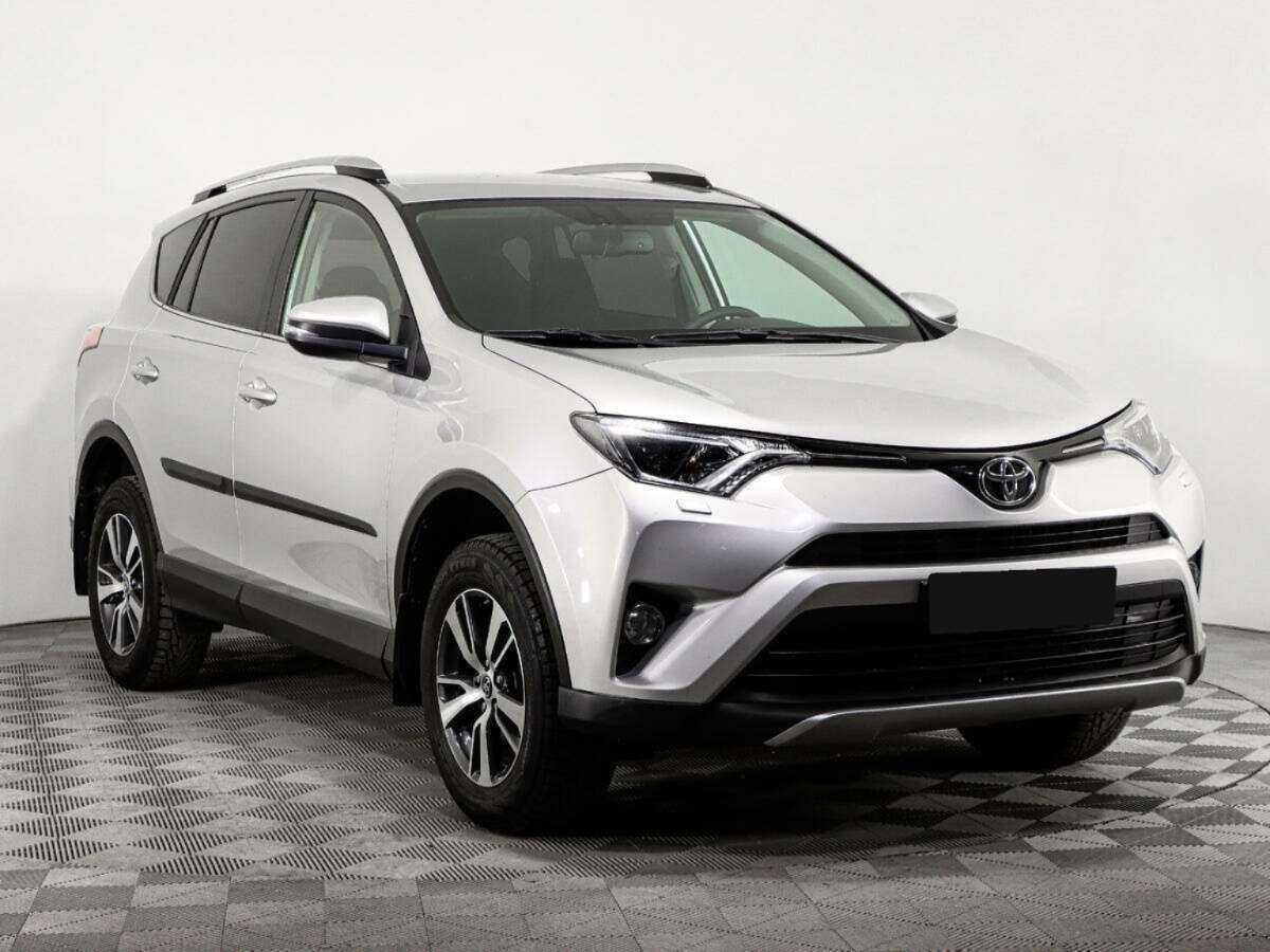 Toyota RAV4 2017 года с пробегом. Фото: #2