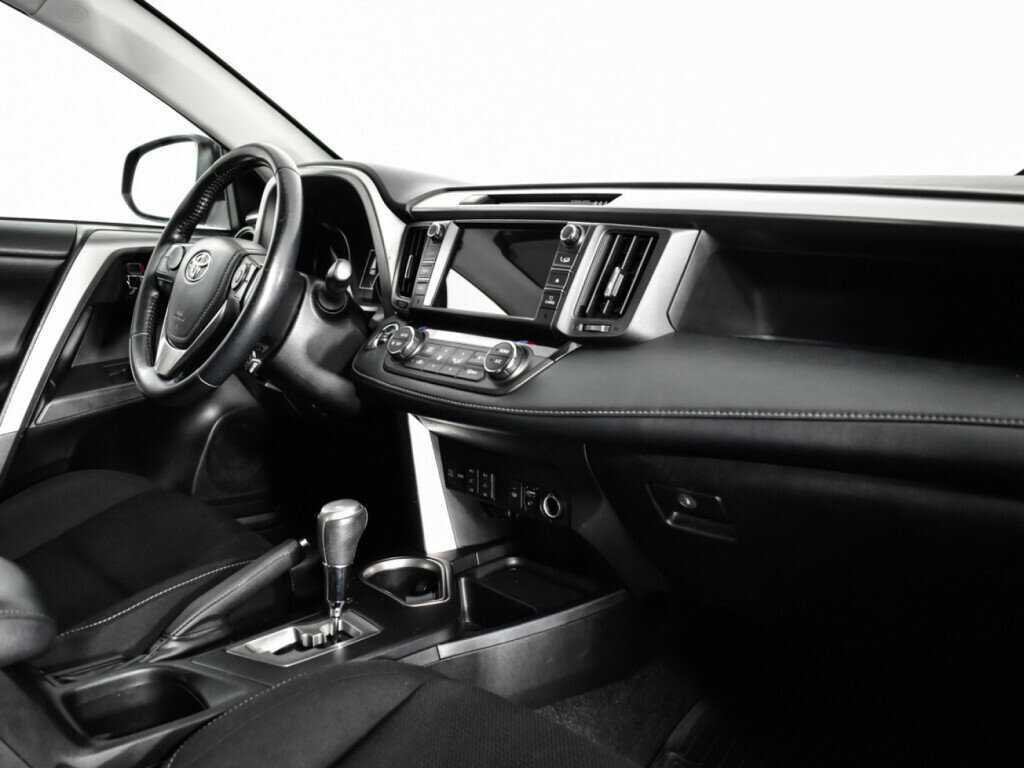 Toyota RAV4 2018 года с пробегом. Фото: #8