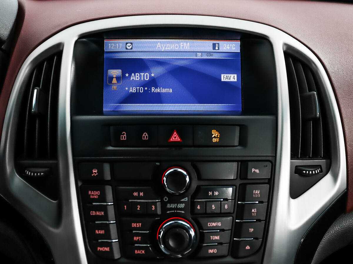 Opel Astra 2012 года с пробегом. Фото: #12