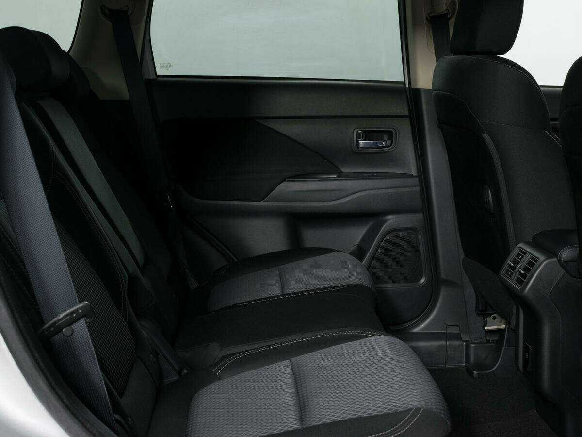Mitsubishi Outlander 2021 года с пробегом. Фото: #11